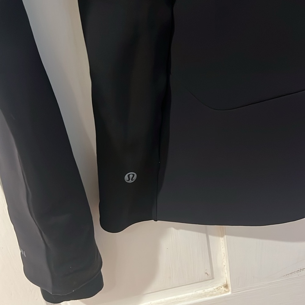 lululemon jacket - Picture 3 of 4